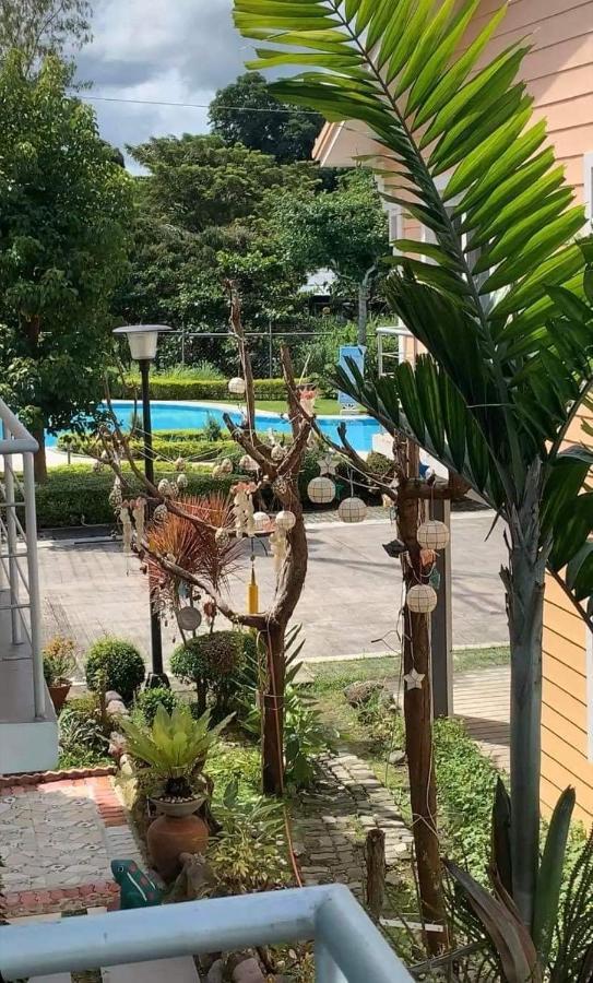 3 Bedrooms 3 Baths Victorian Style Townhouse Fully Furnished Batangas Екстер'єр фото